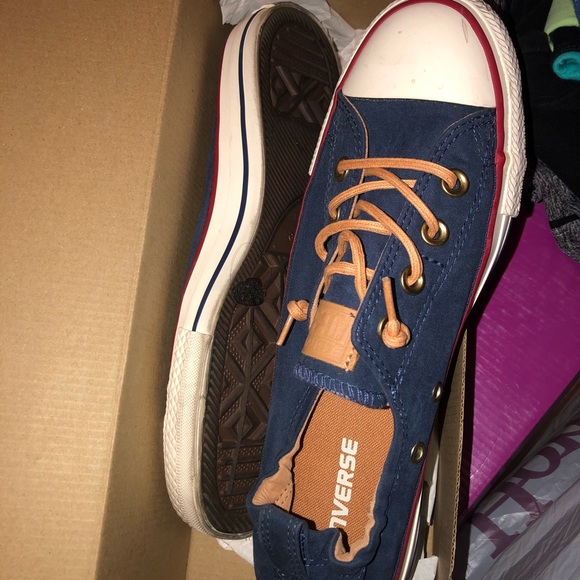 Converse - Picture 1 of 3